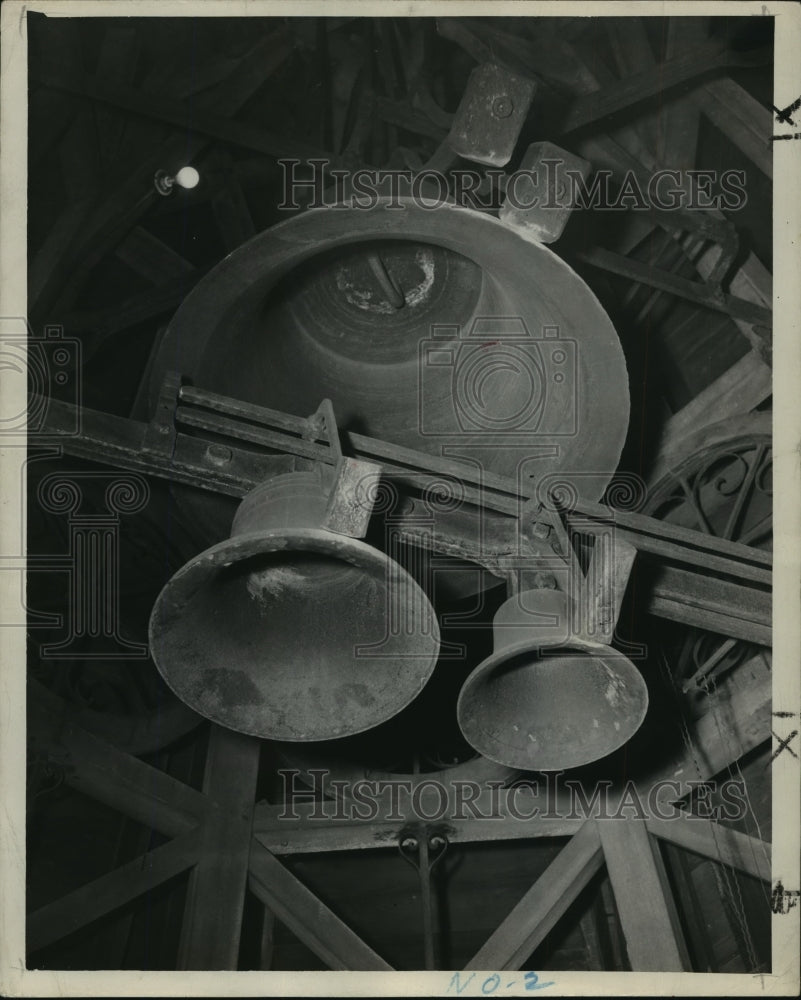 1949 Press Photo Three bells at the top of the St. Louis cathedral spire- Historic Images