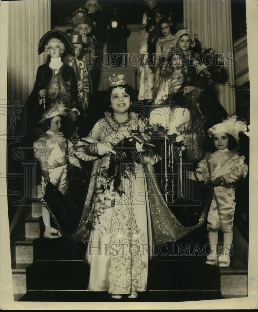 1934 New Orleans Mardi Gras Carnival Miss Shirley Mae Schuster. - Historic Images