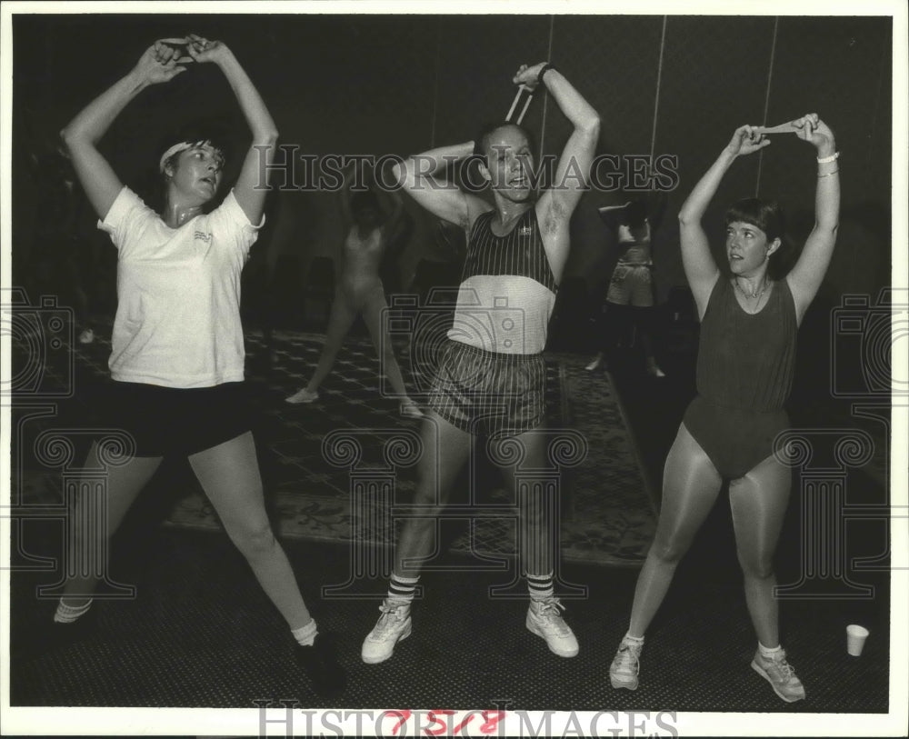 1986 Hugh Mellert Leading Aerobics Certification Class - Historic Images