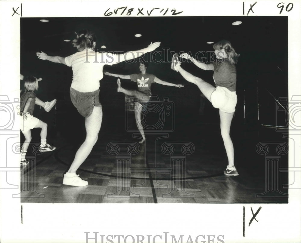 1979 Press Photo Aerobic Dancers in Action - noa08783 - Historic Images