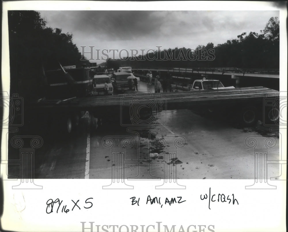 1994 Accidents - An 18 wheeler jack knifed on I-10 in St John Parish-Historic Images