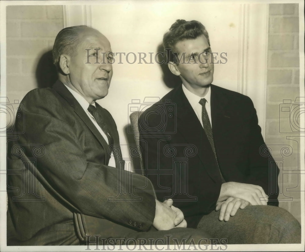 1964 Press Photo Col. Stanley Alexander and Alexander Wieczoret - Historic Images