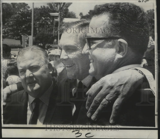 1968 Press Photo Governor John J. M'Keithen Embraces Senator Jamar Adcock - Historic Images