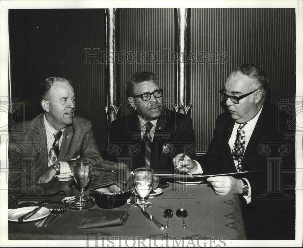 1972 Press Photo National Association of Letter Carriers meeting. - noa09278 - Historic Images