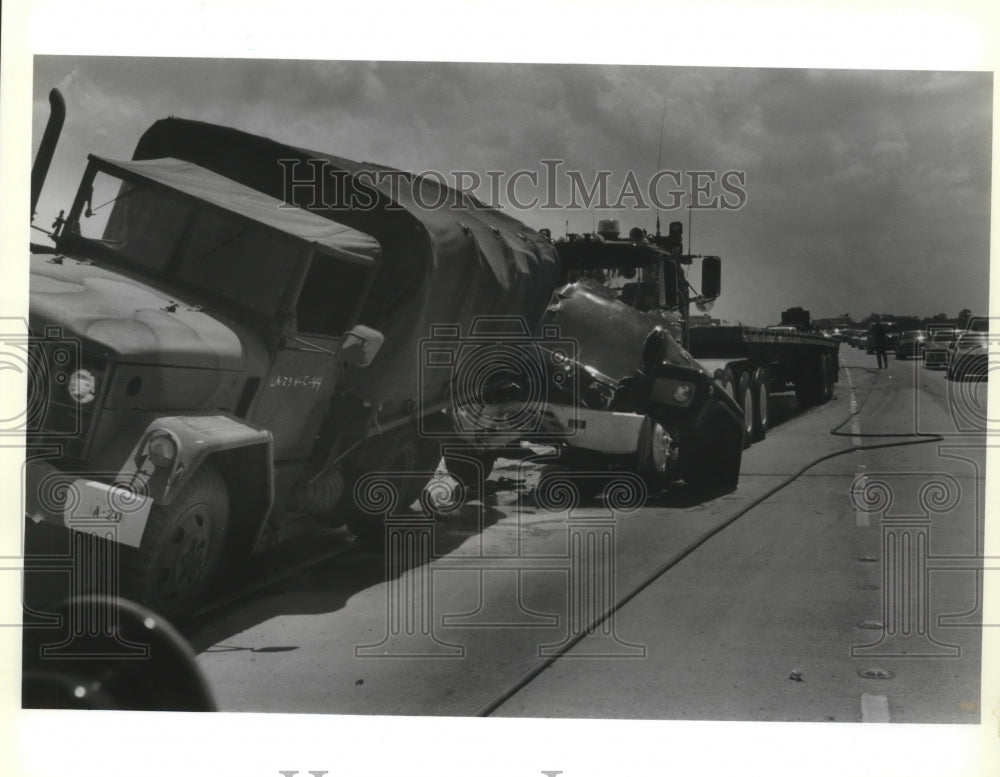 1989 Accidents- Accident I-10, west of Loyola exit, Spillway Bridge - Historic Images