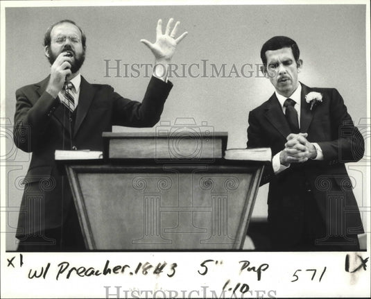 1982 Press Photo The Rev Red Aguillard, pastor and Dick Basta 700 club director - Historic Images