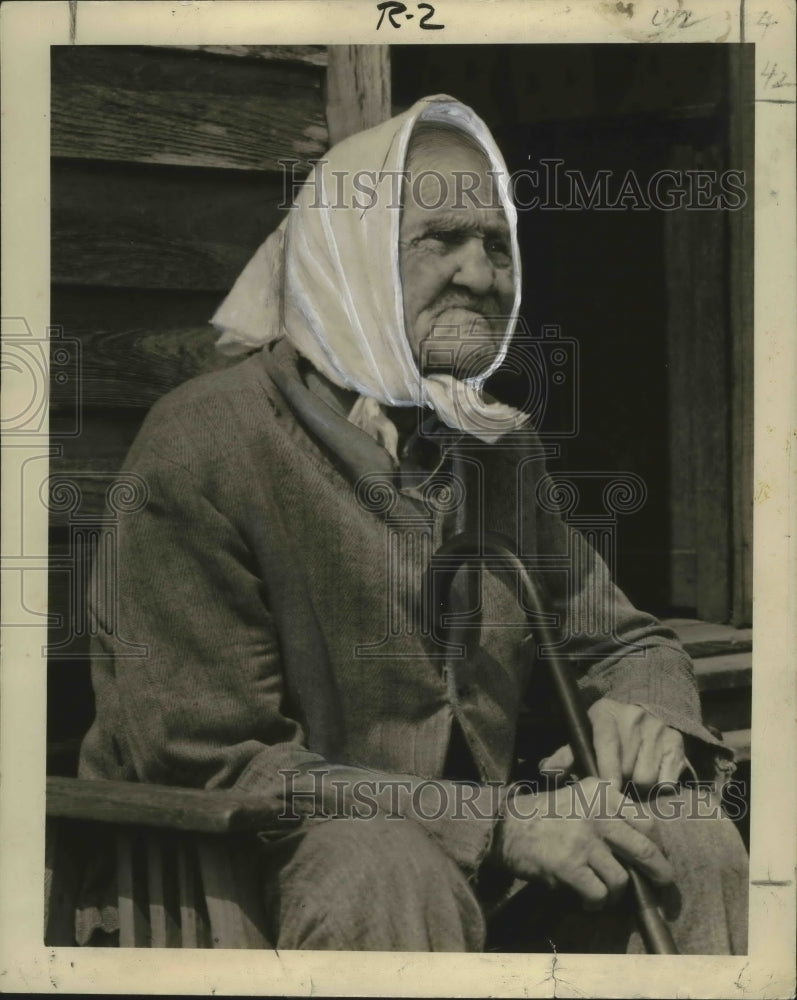 1947 Portrait of the elderly - Historic Images