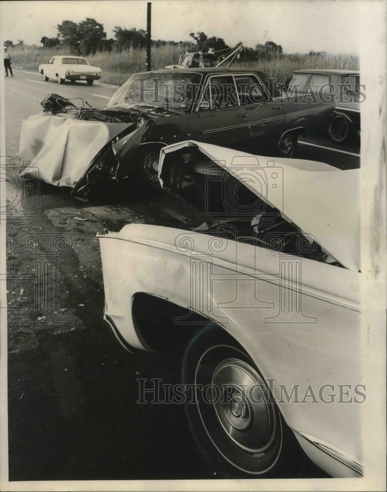 1972 Press Photo Accidents- Fatal head on crash on US Hwy 90. - noa09722 - Historic Images