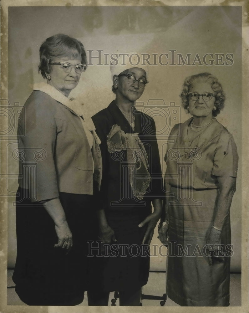 1970 Press Photo Golden Agers- Mmes. M. Romaguera, L. Barnes, and HIlda Mick. - Historic Images