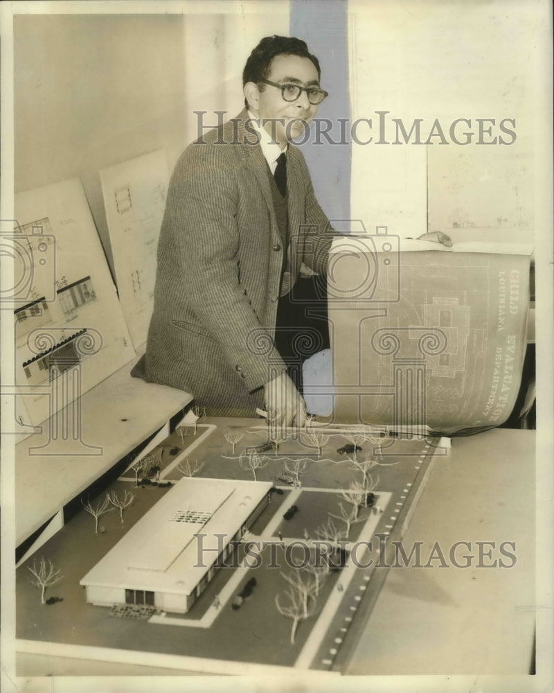 1959 James E. Adams of Tulane School of Architecture shown w/ model. - Historic Images