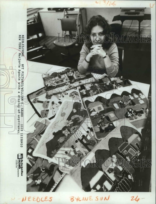 1985 Press Photo Marjorie Agostin with display of Arpilleras - noa09895 - Historic Images