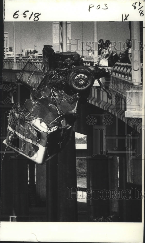 1983 New Orleans - Truck Dangles From Industrial Canal Bridge - Historic Images