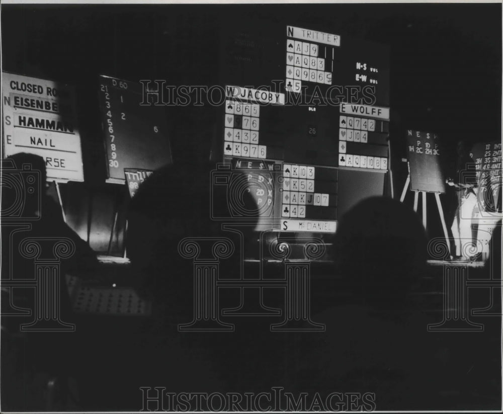 1971 Press Photo Bridge-Spectators follow game, which is played in closed room. - Historic Images