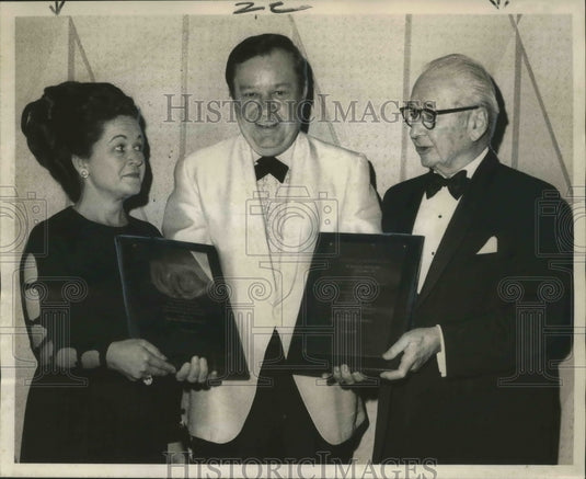 1971 Press Photo Norvell Alexander, Mrs. Vern Easterling & Rabbi Feibelman. - Historic Images