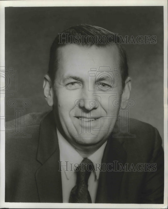 1973 Press Photo John Alcina, Director of Domestic Operations. - Historic Images