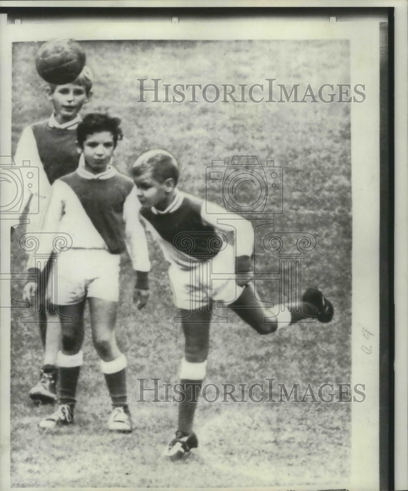 1966 Press Photo Prince Albert of Monaco head shots a soccer ball in Monaco - Historic Images