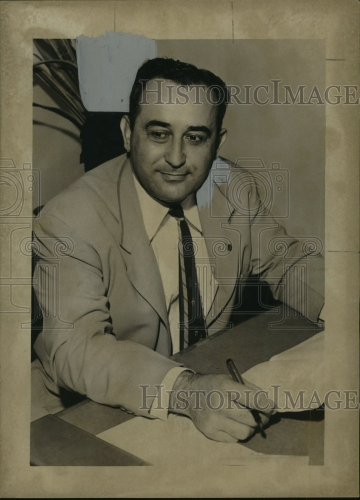 1953 Press Photo Daniel A. Allain Jr. principal of McDonogh No  19. - Historic Images