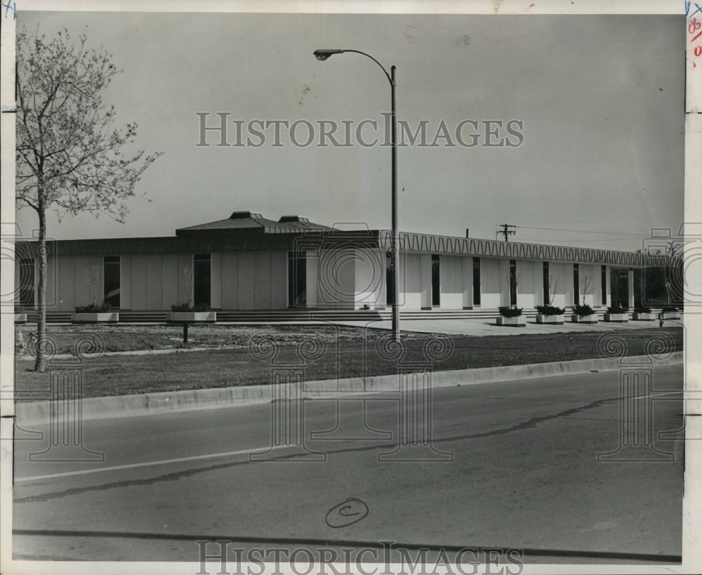 1966 New Algiers Regional Library at Holiday and MacArthur Dr. - Historic Images