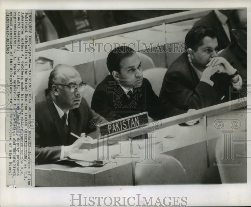 1965 Press Photo Ahmed Ali, S.A. Tasha and Naseem Mirza at the UN in New York. - Historic Images
