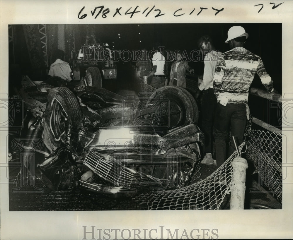 1977 Press Photo Accidents - View of car wreck on St. Claude Avenue. - Historic Images