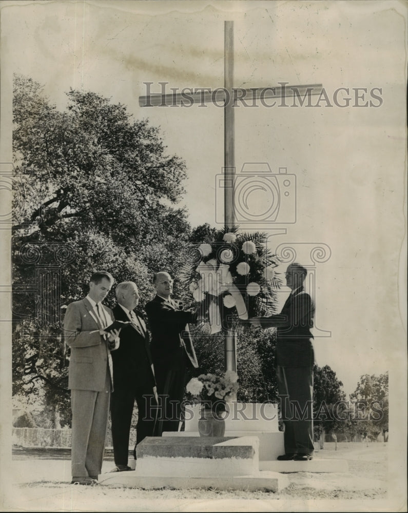 1962 Press Photo All Saints Day-Mid City Kiwanis Club, Charity Hospital Cemetery-Historic Images