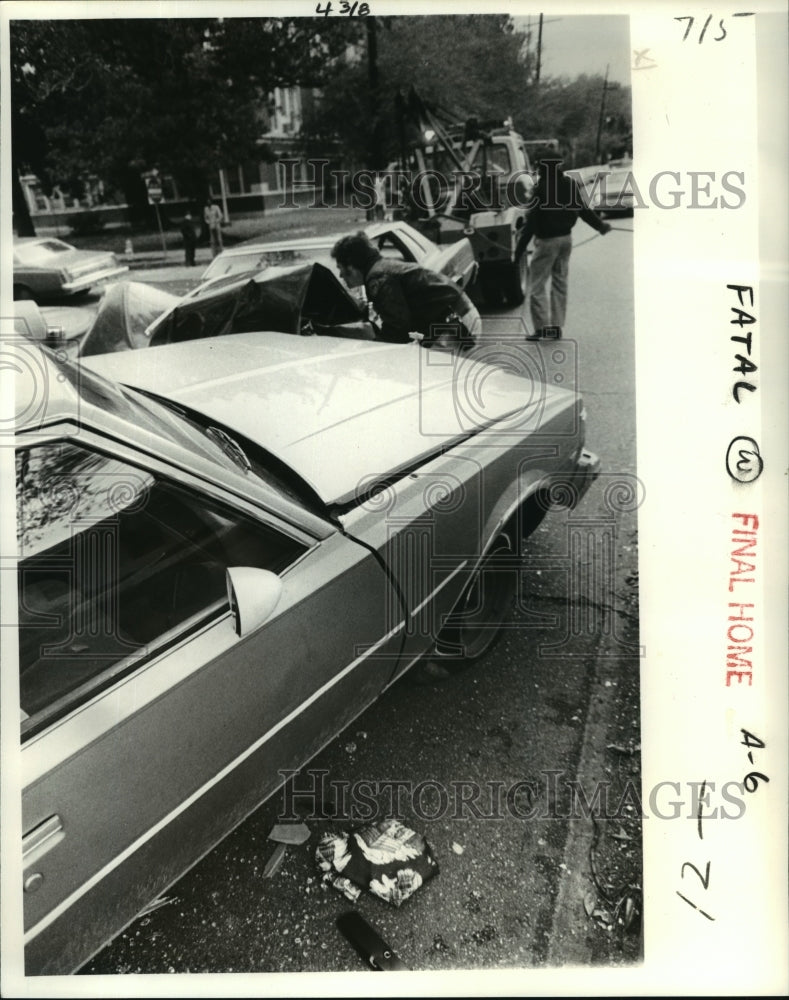 1979 Press Photo A woman&#39;s scarf rests next to one car involved in a collision - Historic Images