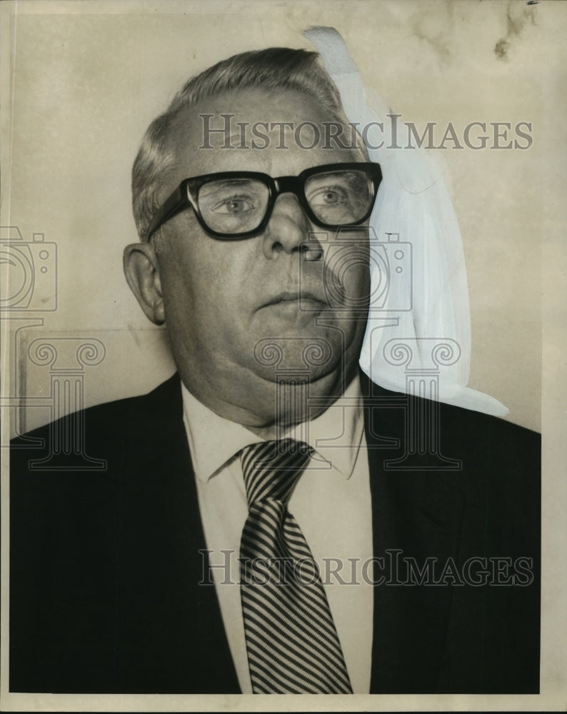 1969 Press Photo Dr. James H. Allen, elected president of Medical Visiting Staff - Historic Images