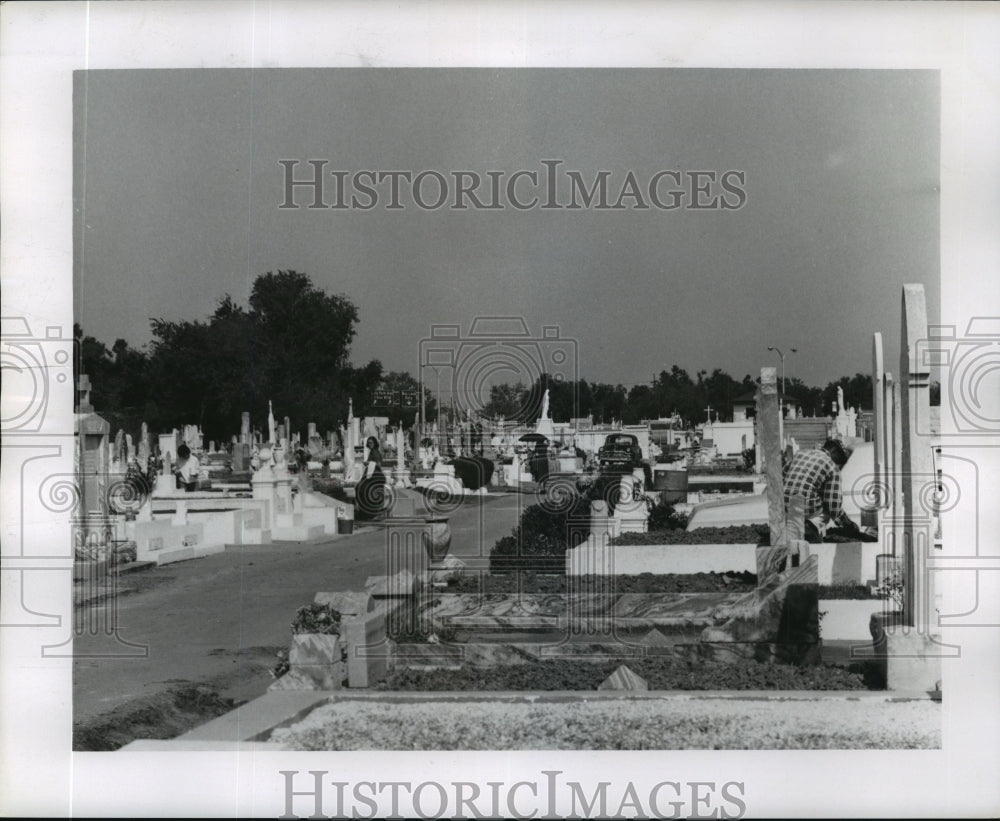 1966 Press Photo All Saints Day - A general view of the St. Louis Cemetery. - Historic Images