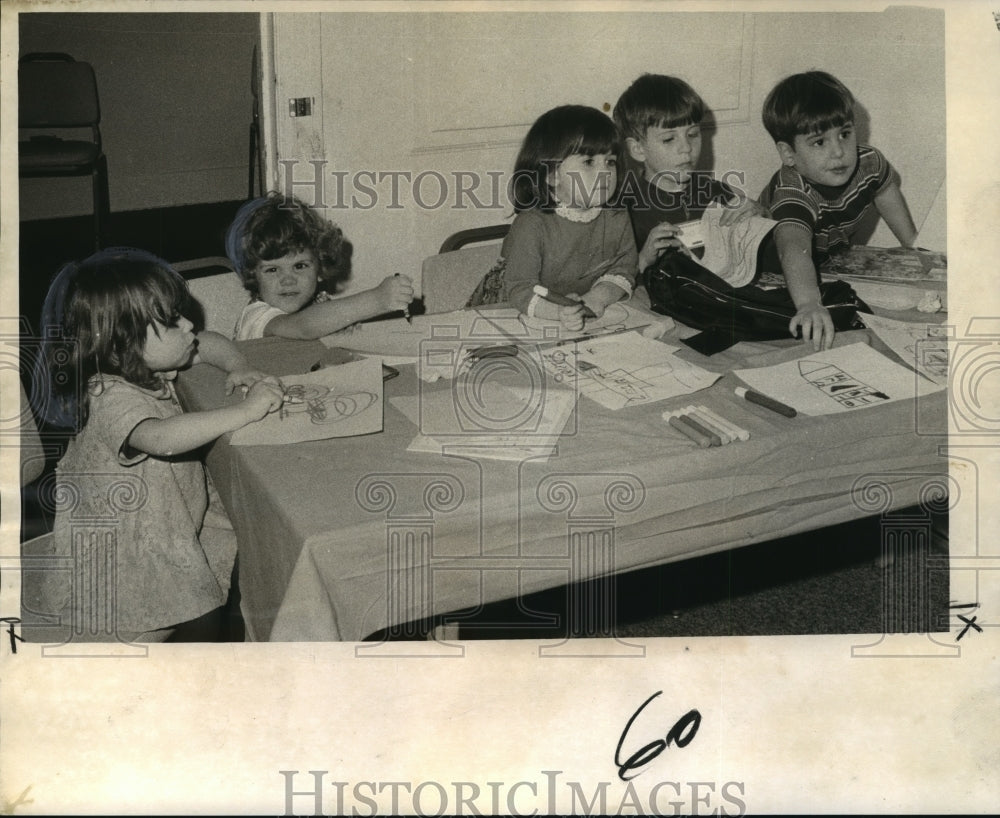 1972 Children of parents in the American Historical Association play - Historic Images