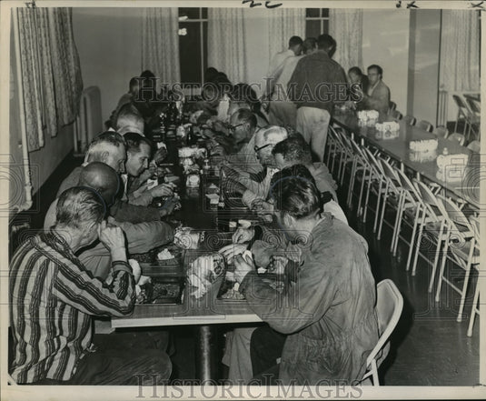 1965 Press Photo Meal Time at the Mission with Superintendent Al Pilgrim - Historic Images