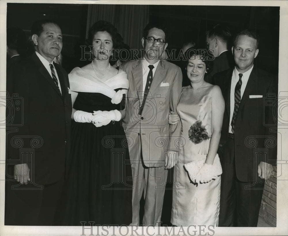 1960 Press Photo Mr. and Mrs. Fernando Alvarado &amp; Dr. and Mrs. Raul Reyes. - Historic Images