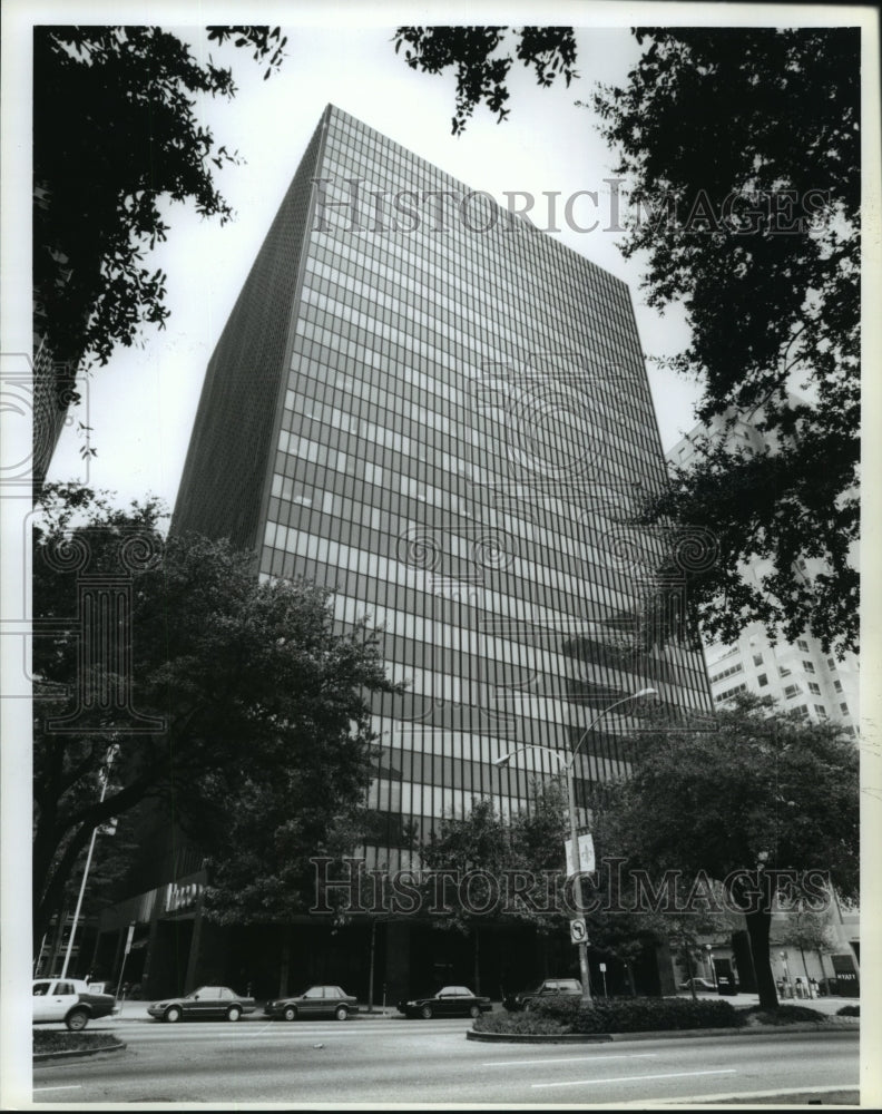New Orleans - Exterior View of Amoco Building on Poydras Street - Historic Images