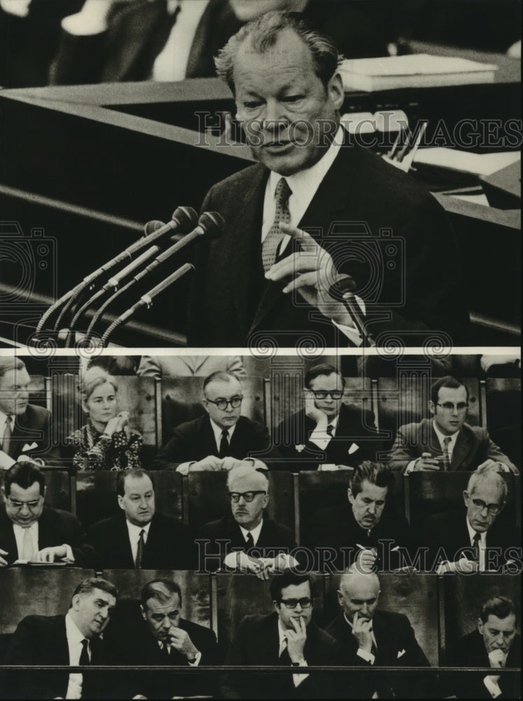 1971 Press Photo Federal Chancellor Willy Brandt before German Bundestag in Bonn - Historic Images