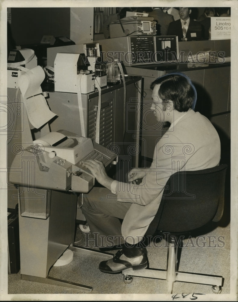 1973 Press Photo James Stephenson of Washington D.C. at keyboard. - Historic Images