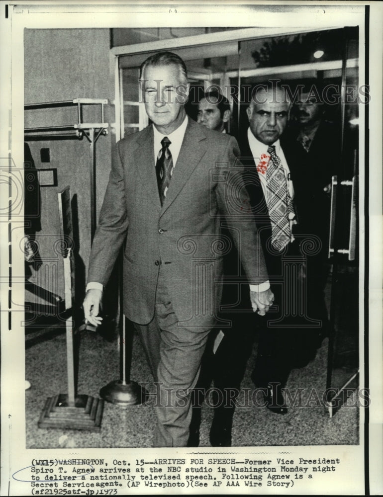 1973 Press Photo Former Vice President Spiro T. Agnew arrives at NBC studio. - Historic Images