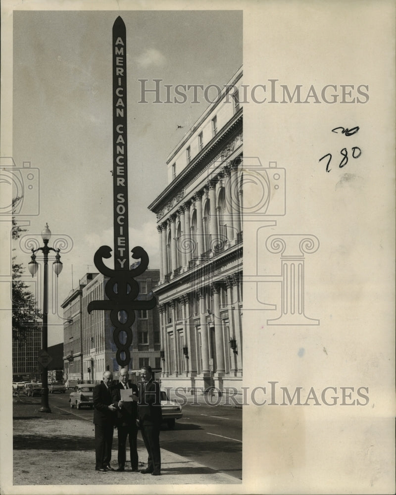 1970 Press Photo Richard Baumbach by American Cancer Society Sword of Hope - Historic Images