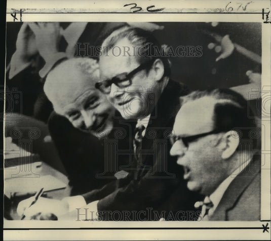 1972 Press Photo German Chancellor Willy Brandt & Walter Scheel at parliament - Historic Images