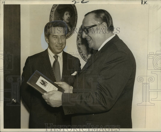 1970 Press Photo J. Luis Banos President of International House & Dr. Roedel - Historic Images