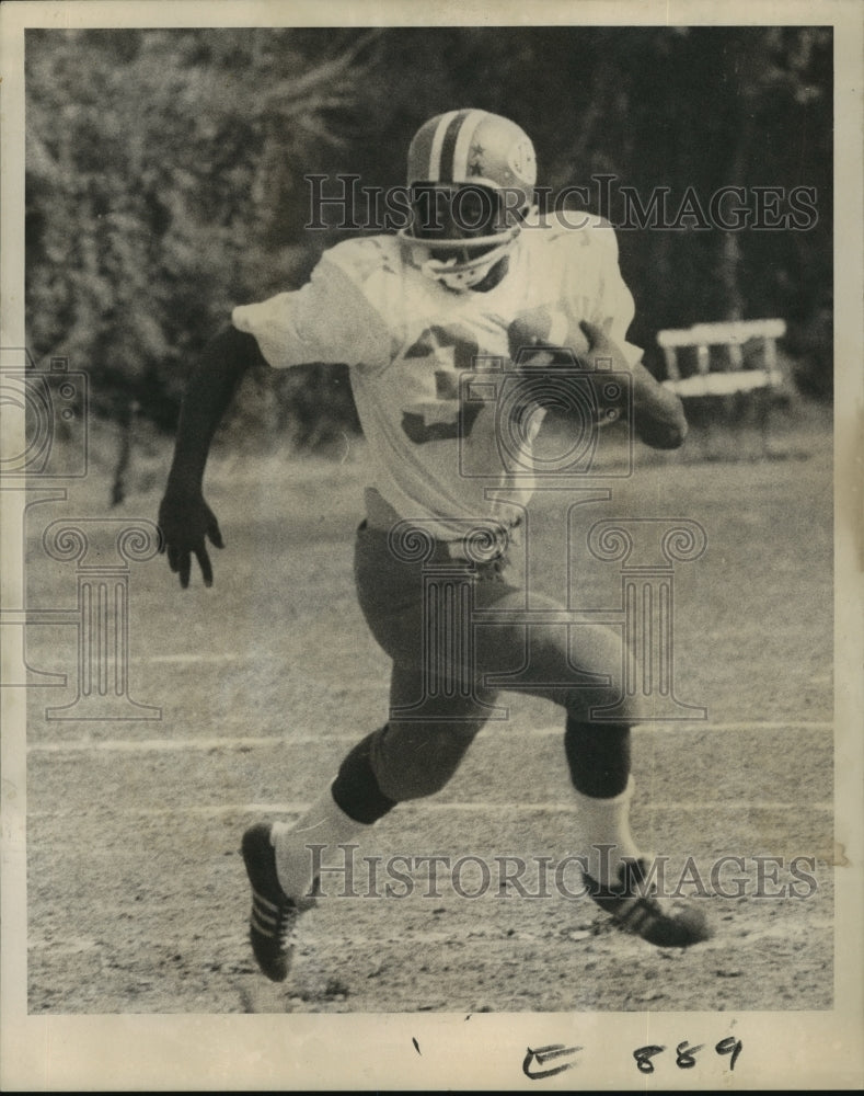 1971 Press Photo Sam Alsgood, JFK High School, playing football - Historic Images