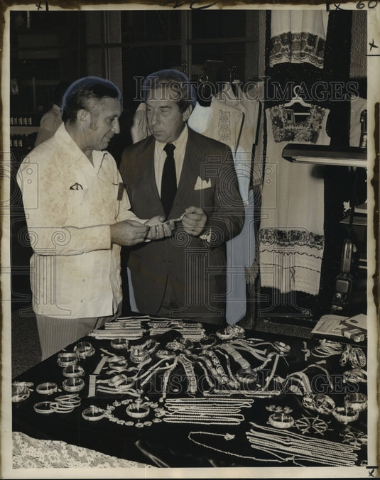1973 Press Photo Chamber of Commerce, New Orleans - Luis Banos, Hector Bojorquez - Historic Images
