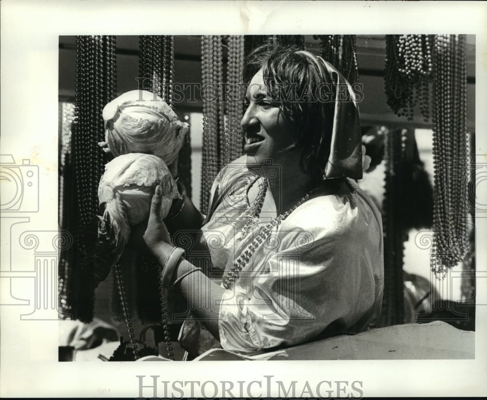 1986 Press Photo Jefferson Parish St. Patrick&#39;s Day Parade - Float Rider - Historic Images
