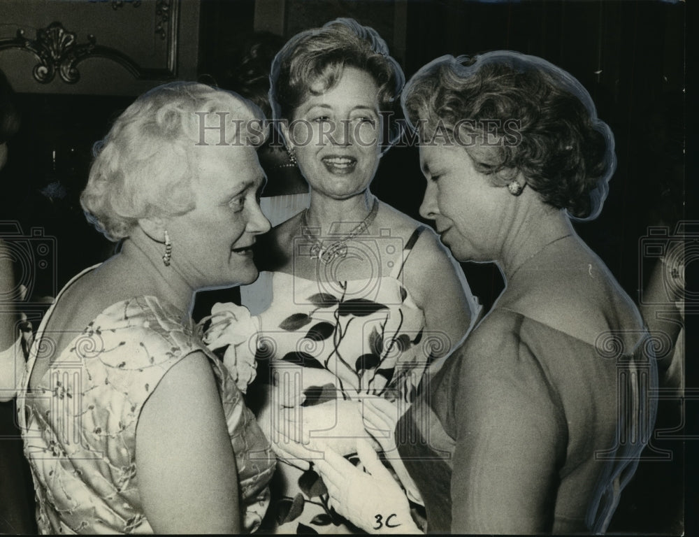 1964 &quot;Ball of the Silver Rose&quot; - Countess Radetzky, American Guests - Historic Images