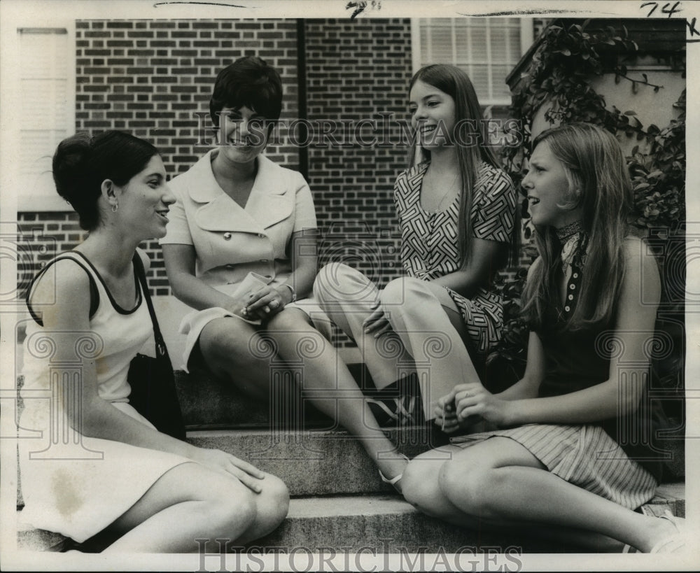 1970 Press Photo Florence Andre, Barbara Freedman, Emily Barnes, Jeannie Dowling - Historic Images