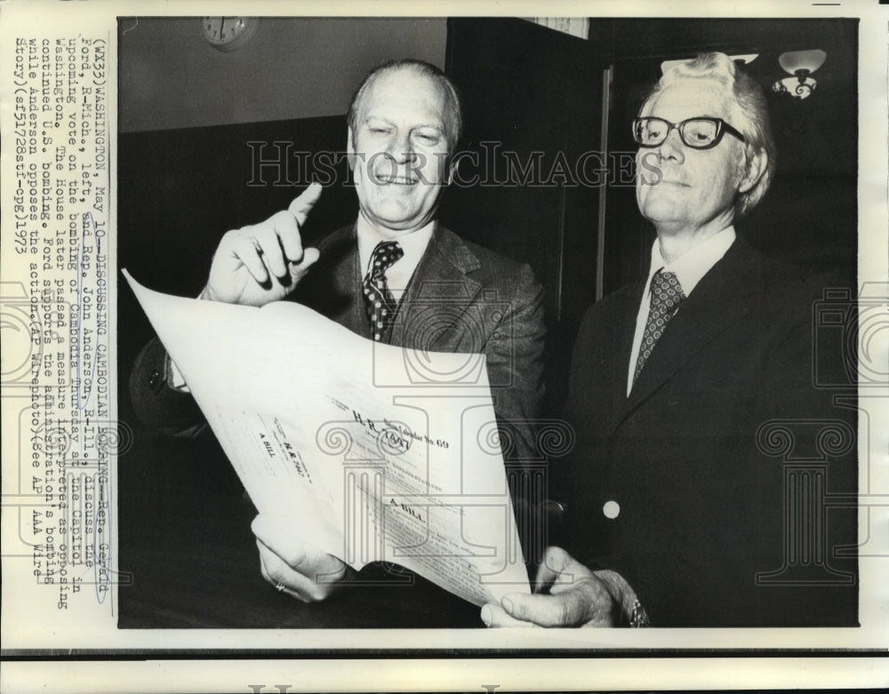 1973 Press Photo Gerald Ford &amp; John Anderson Discuss Cambodia Bombing - Historic Images