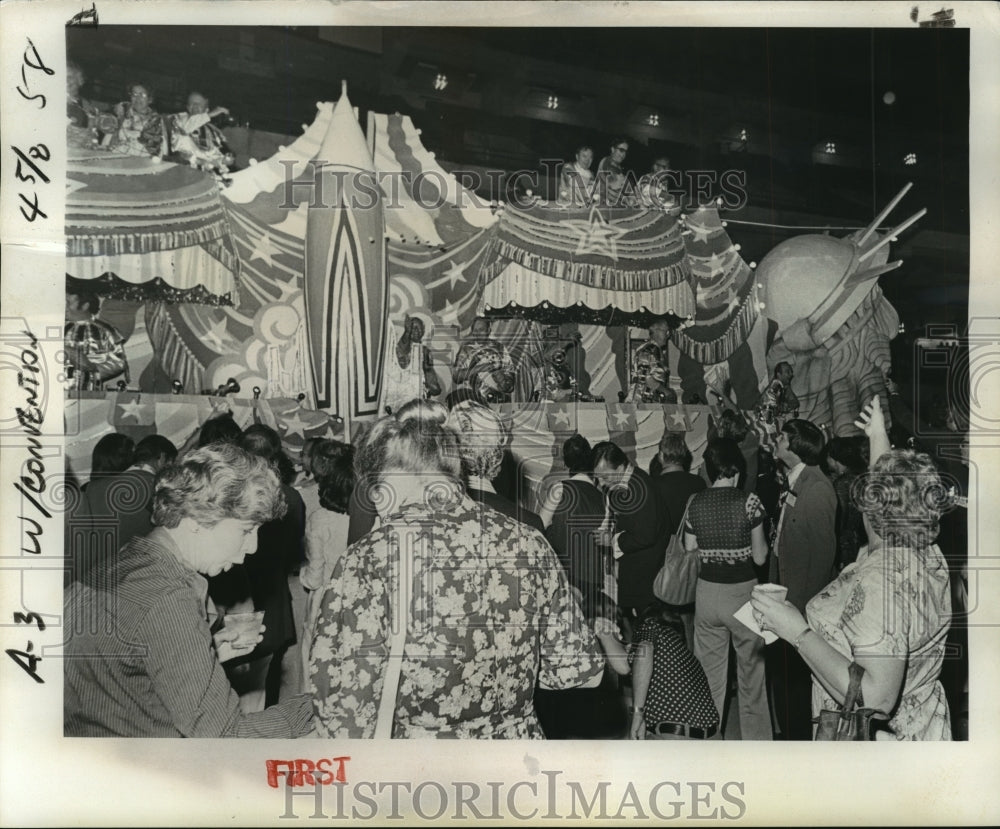 1978 Press Photo Mardi Gras Parade In Superdome for Society of Travel Agents - Historic Images