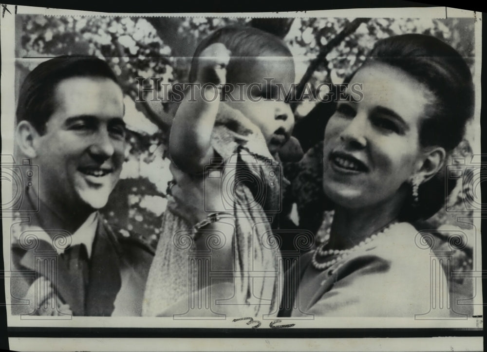 1967 Press Photo Queen Anne Marie of Greece with Prince Paul &amp; King Constantine- Historic Images