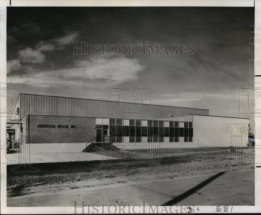 1961 Press Photo Anheuser-Busch Inc. new table syrup plant in Harahan - Historic Images