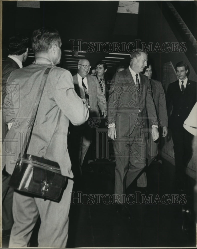 1970 Press Photo VP Spiro T. Agnew in New Orleans Visits Times Picayune Office - Historic Images