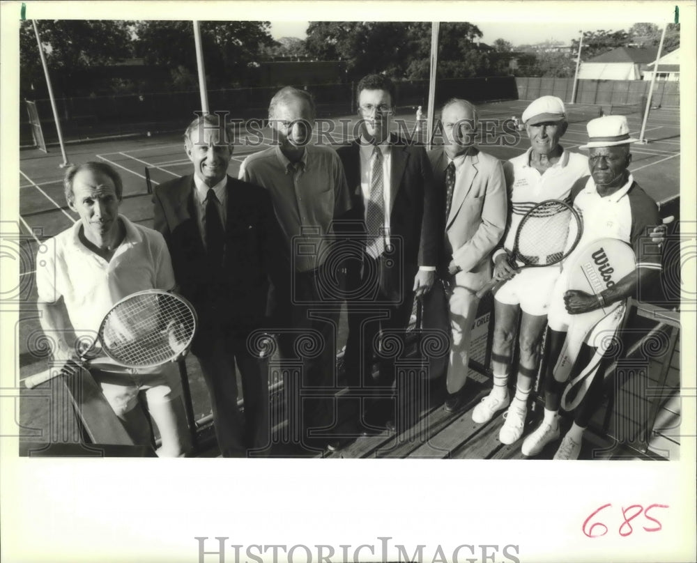 1989 Press Photo Tennis Pros, Including Nehemiah Atkinson, and Others- Historic Images