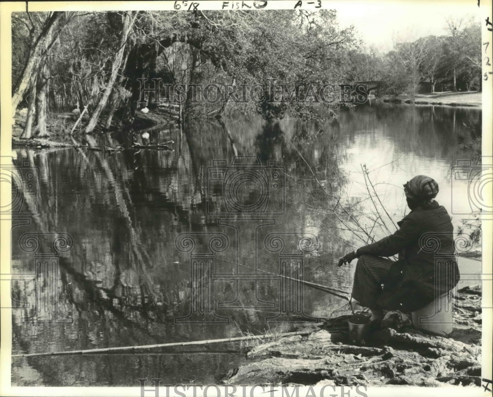 1979 Press Photo Audubon Park - Dorothy Hines Fishing at Audubon Park - Historic Images